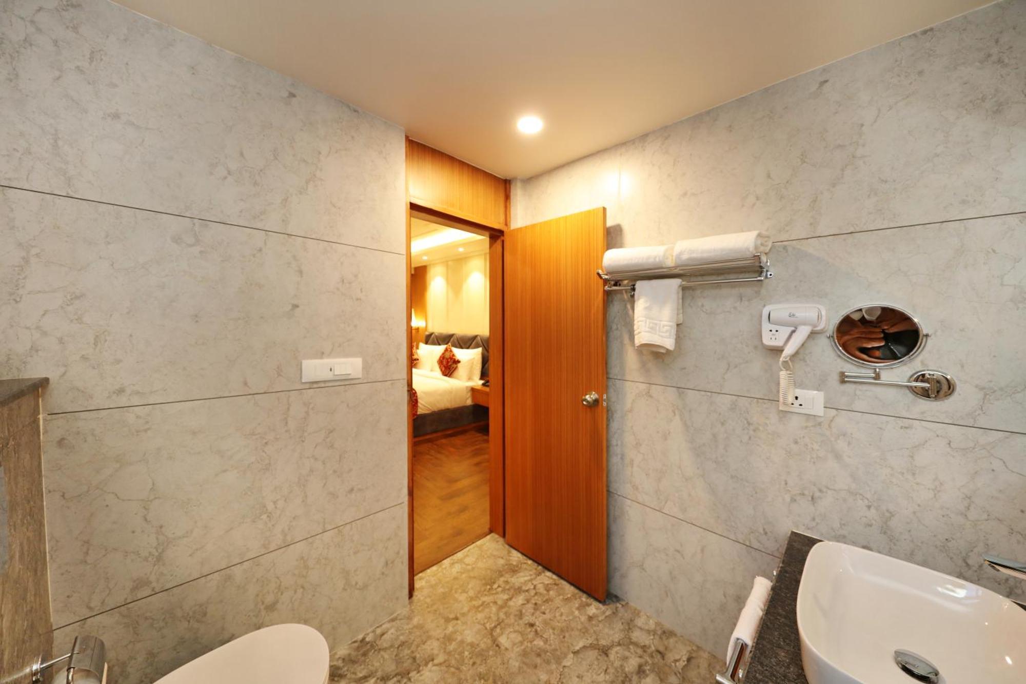 Hotel Blanco Srīnagar Dış mekan fotoğraf