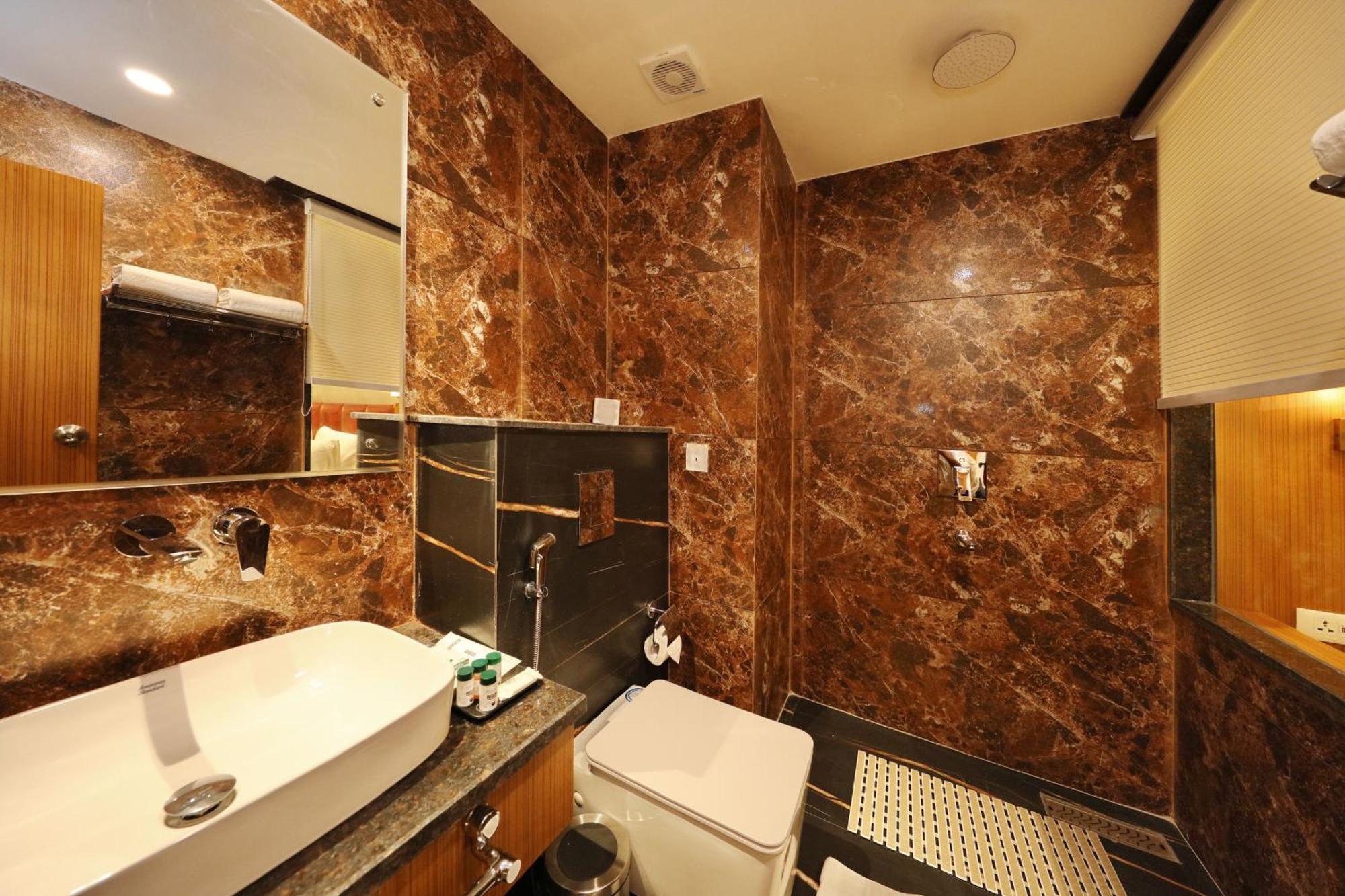 Hotel Blanco Srīnagar Dış mekan fotoğraf